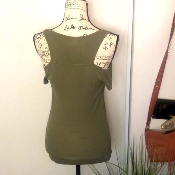 Moda International Cold Shoulder Green top size Medium - Picture 5 of 5